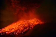 ポポカテペトル火山噴火画像.jpg